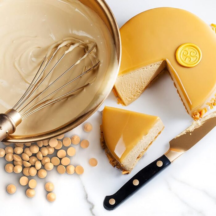 Callebaut Finest Belgian Gold Chocolate with Caramel Couverture Callets 400g Callebaut Finest Belgian Gold Chocolate with Caramel Couverture Callets 400g