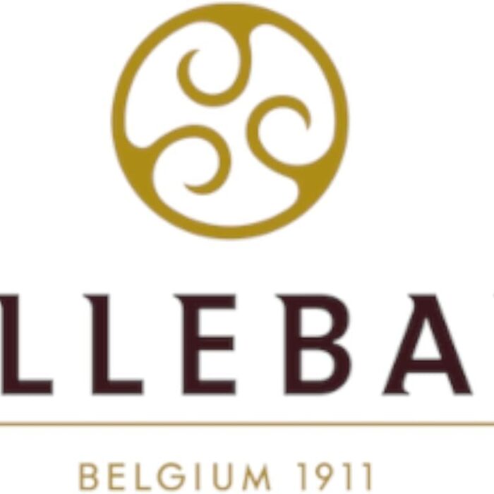 Callebaut RB2 Finest Belgian Ruby Chocolate Couverture Callets 32.8% 400g Callebaut RB2 Finest Belgian Ruby Chocolate Couverture Callets 32.8% 400g
