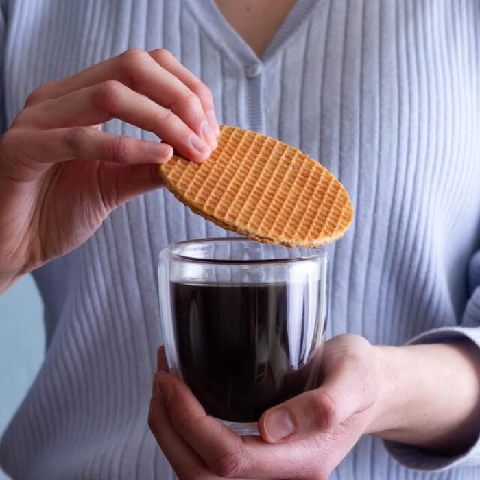 Daelmans Stroopwafels - Caramel Waffles – 39 g x 24 (Single Pack) in a Box - Authentic Dutch Caramel Waffle - Stroopwaffles Daelmans Stroopwafels - Caramel Waffles – 39 g x 24 (Single Pack) in a Box - Authentic Dutch Caramel Waffle - Stroopwaffles