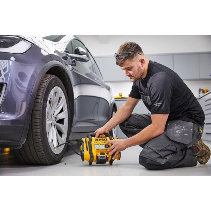 dewalt-18v-xr-inflator-tool-only-dcc018n-xj.jpg DEWALT 18V XR Inflator