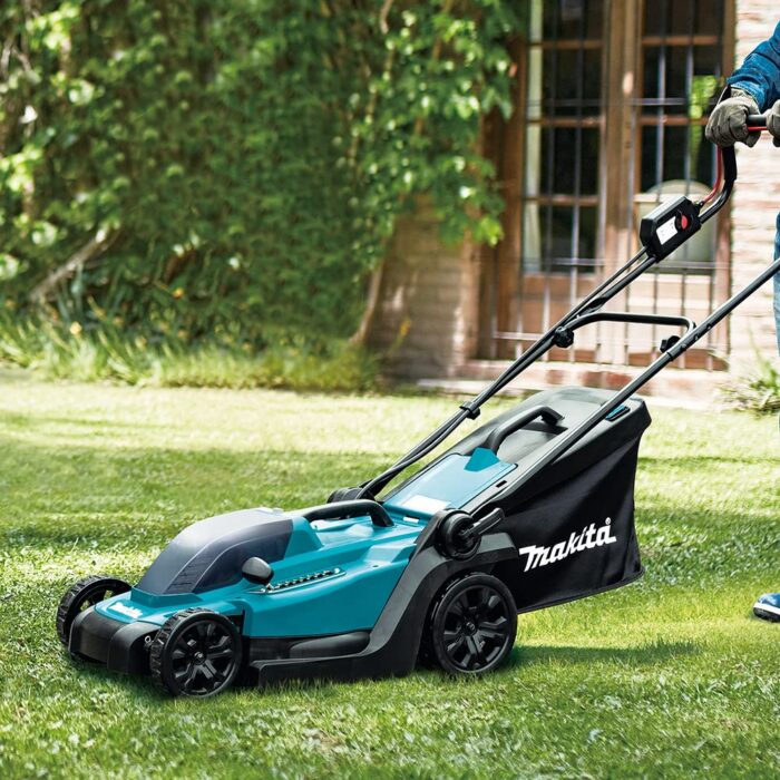 Makita DLM330RT 18V Li-ion LXT Lawnmower Complete with 1 x 5.0 Ah Battery and Charger